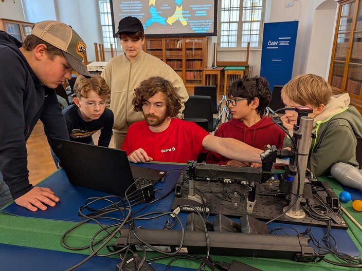 Vorschaubild Bericht „Ausflug zu den Quanten“ Vorschaubild Bericht „Ausflug zu den Quanten“
