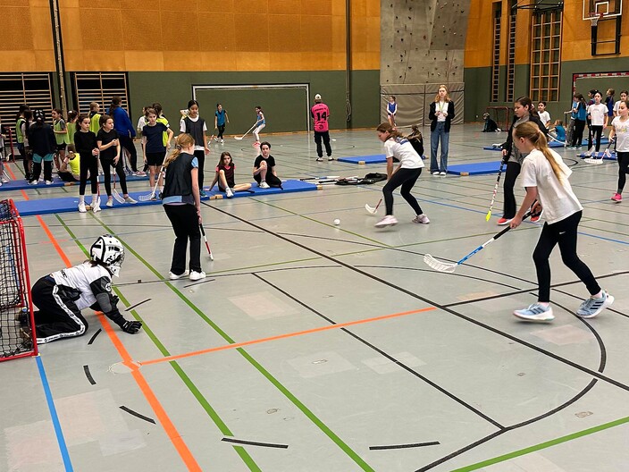 Vorschaubild Bericht „Winter-Floorballturnier“ Vorschaubild Bericht „Winter-Floorballturnier“