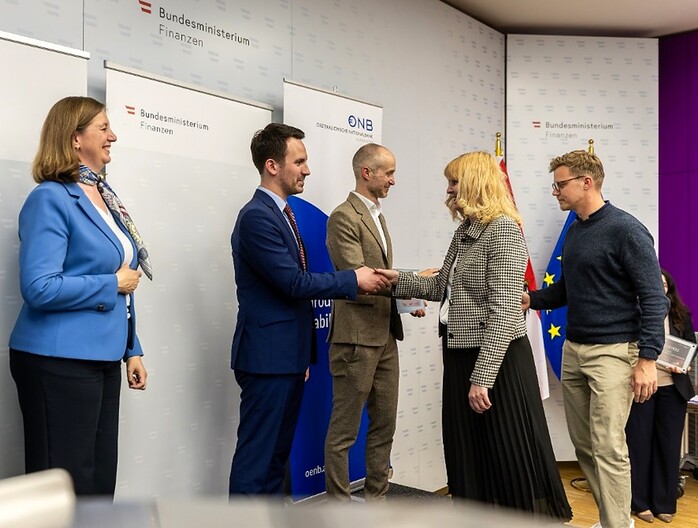 Vorschaubild Bericht „BRG4 erhält Ready4Finance-Zertifikat“ Vorschaubild Bericht „BRG4 erhält Ready4Finance-Zertifikat“