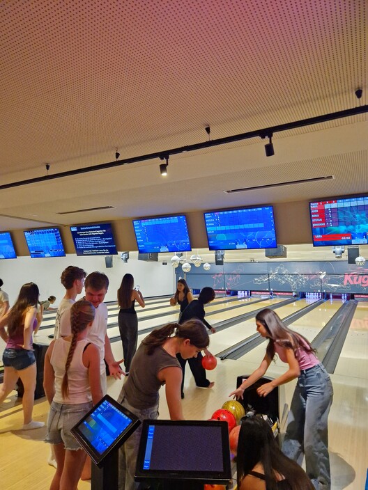Vorschaubild Bericht „Bowling im Prater – gemeinsamer Schuljahresabschluss“ Vorschaubild Bericht „Bowling im Prater – gemeinsamer Schuljahresabschluss“